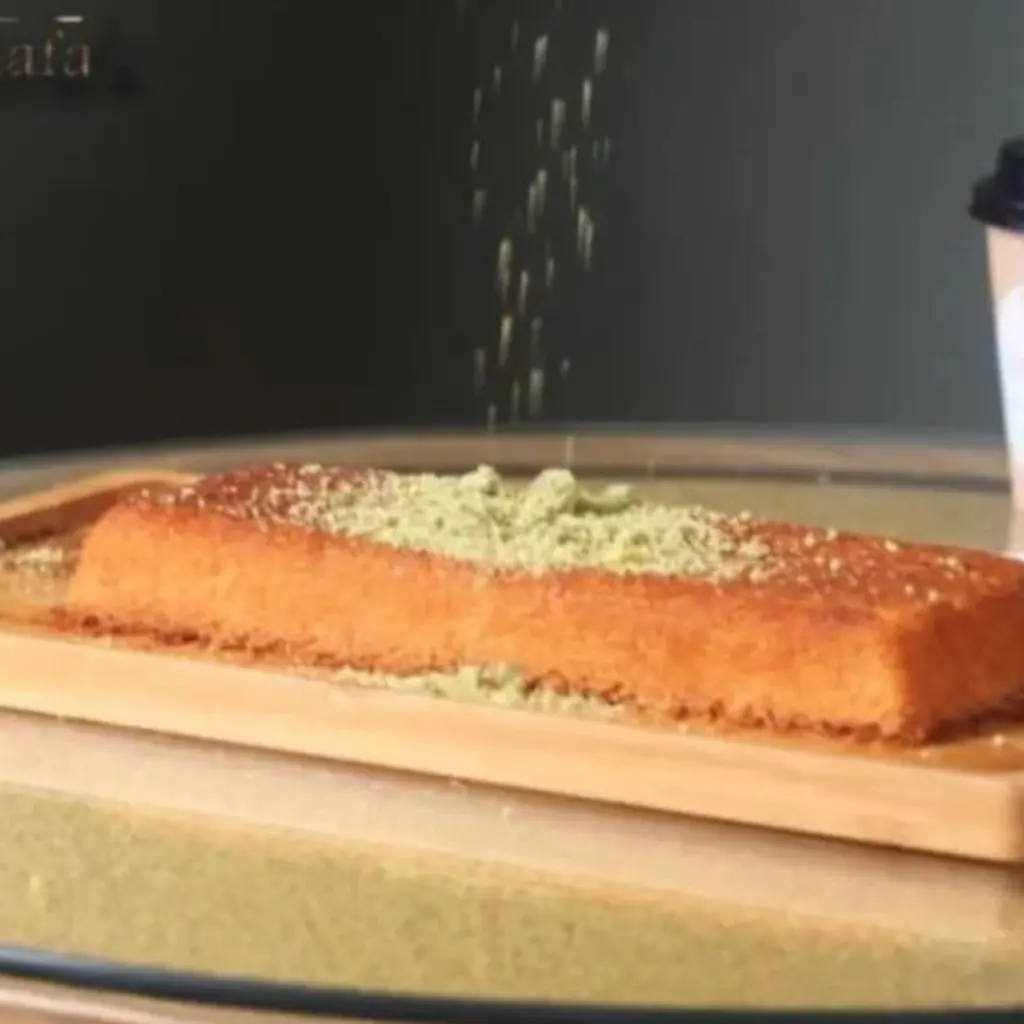 كنافة قشطة - وسط